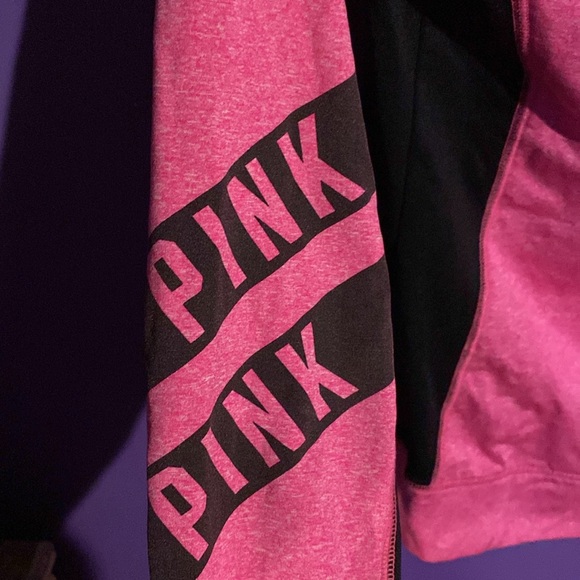 Vs Pink Half Zip With Thumbholes - Picture 4 of 6